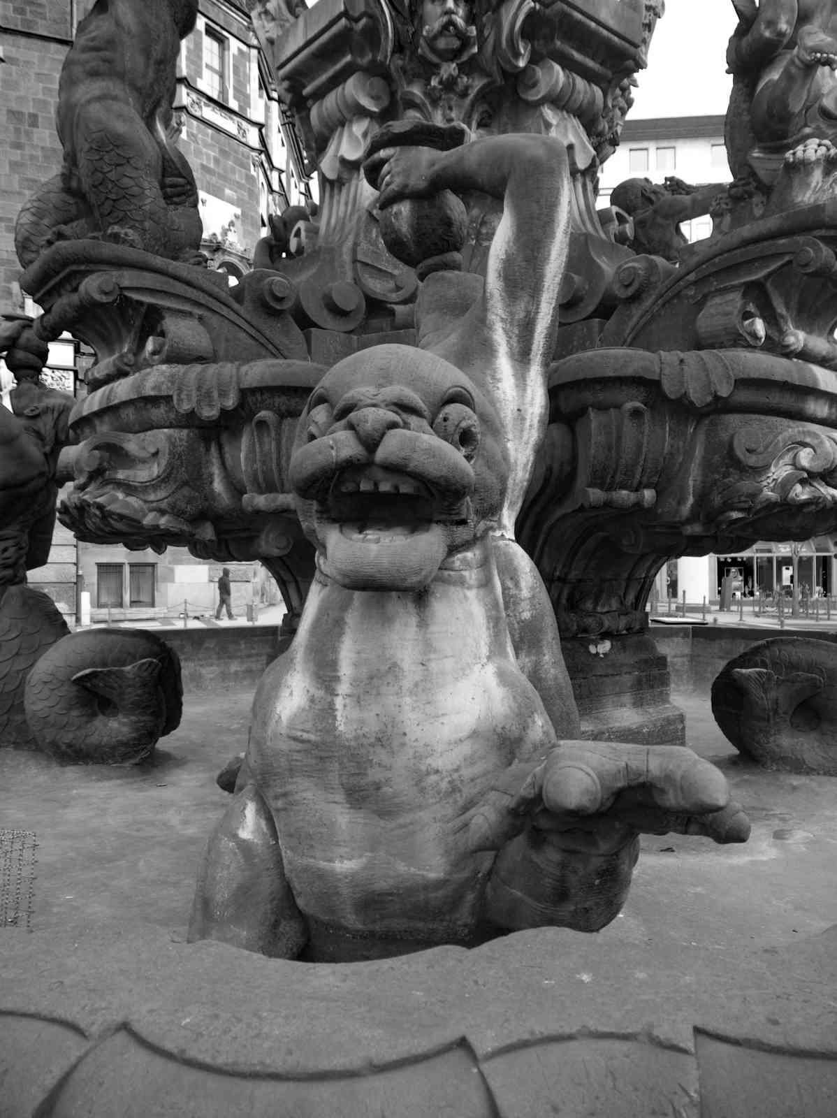 Neumarkt - Jubiläumsbrunnen Figuren 1 Neumarkt - Jubiläumsbrunnen Figuren 1
