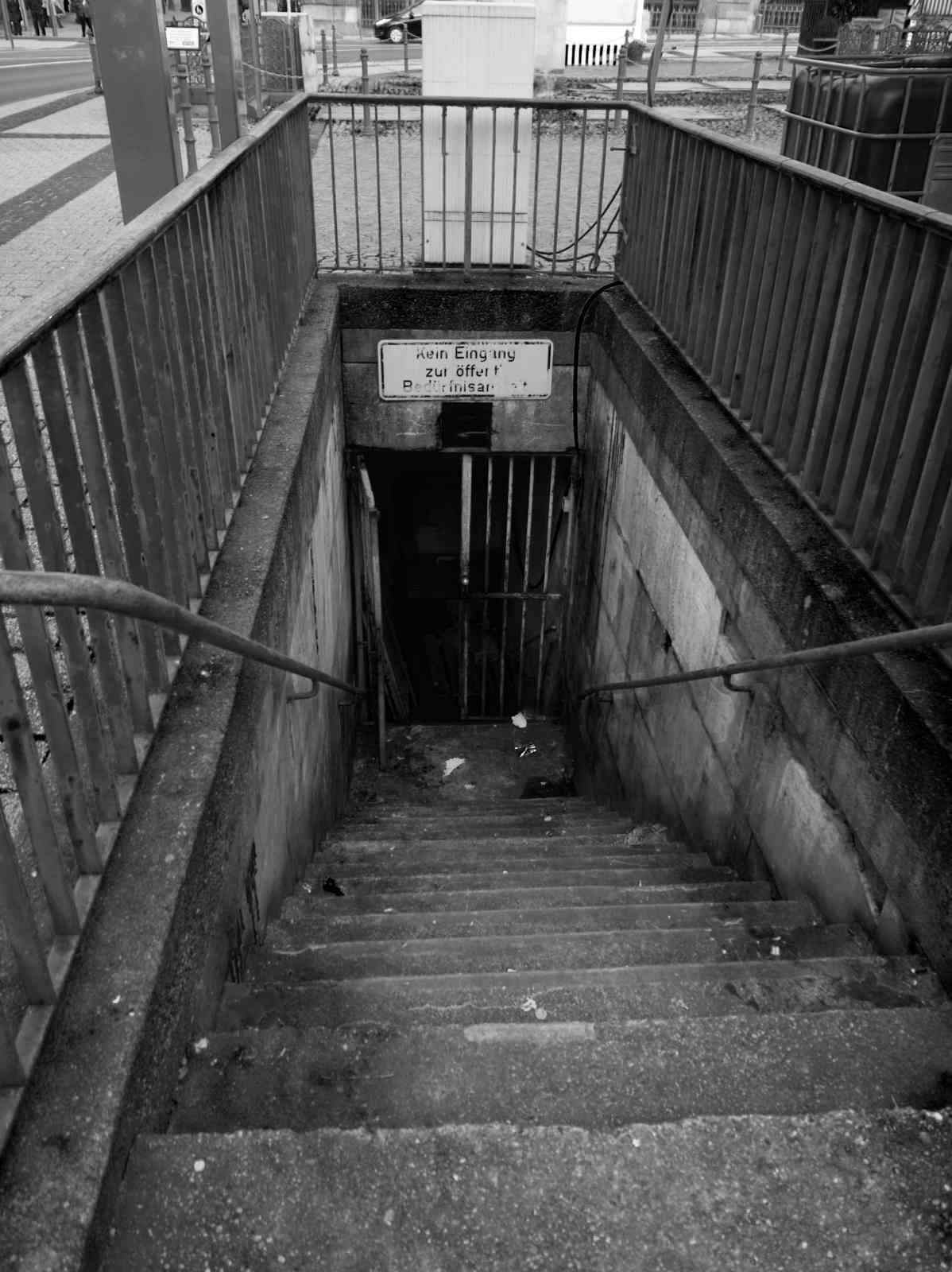 Neumarkt - Weg nach unten Neumarkt - Weg nach unten