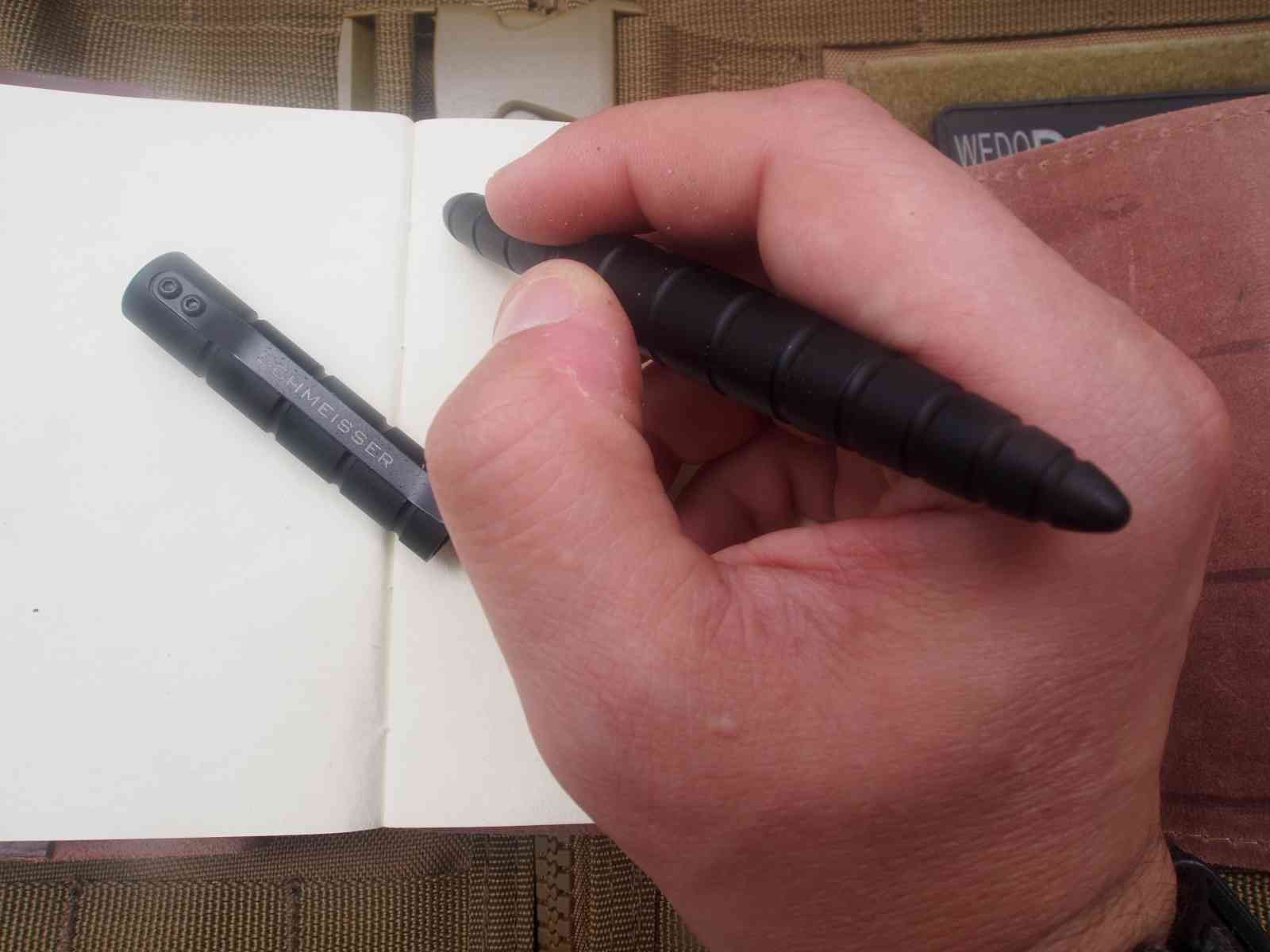 Schmeisser Tac Pen - Beim Schreiben