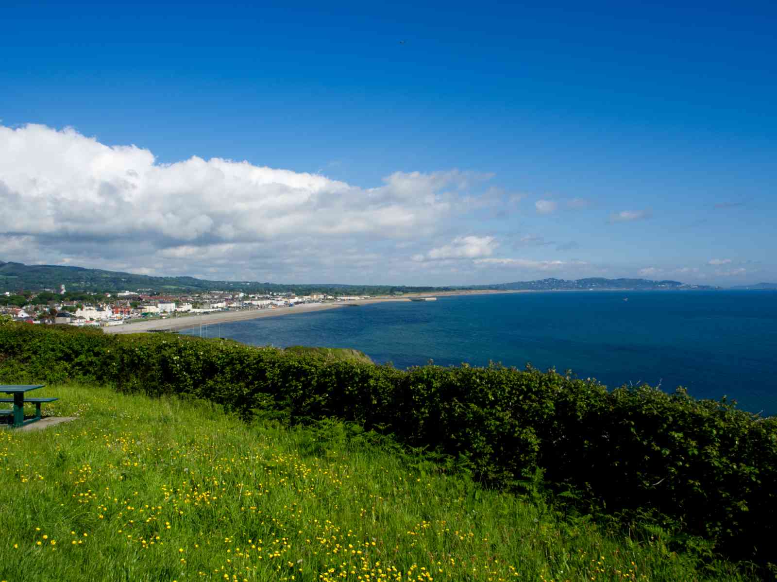 Küstenwanderung - Blick auf Bray