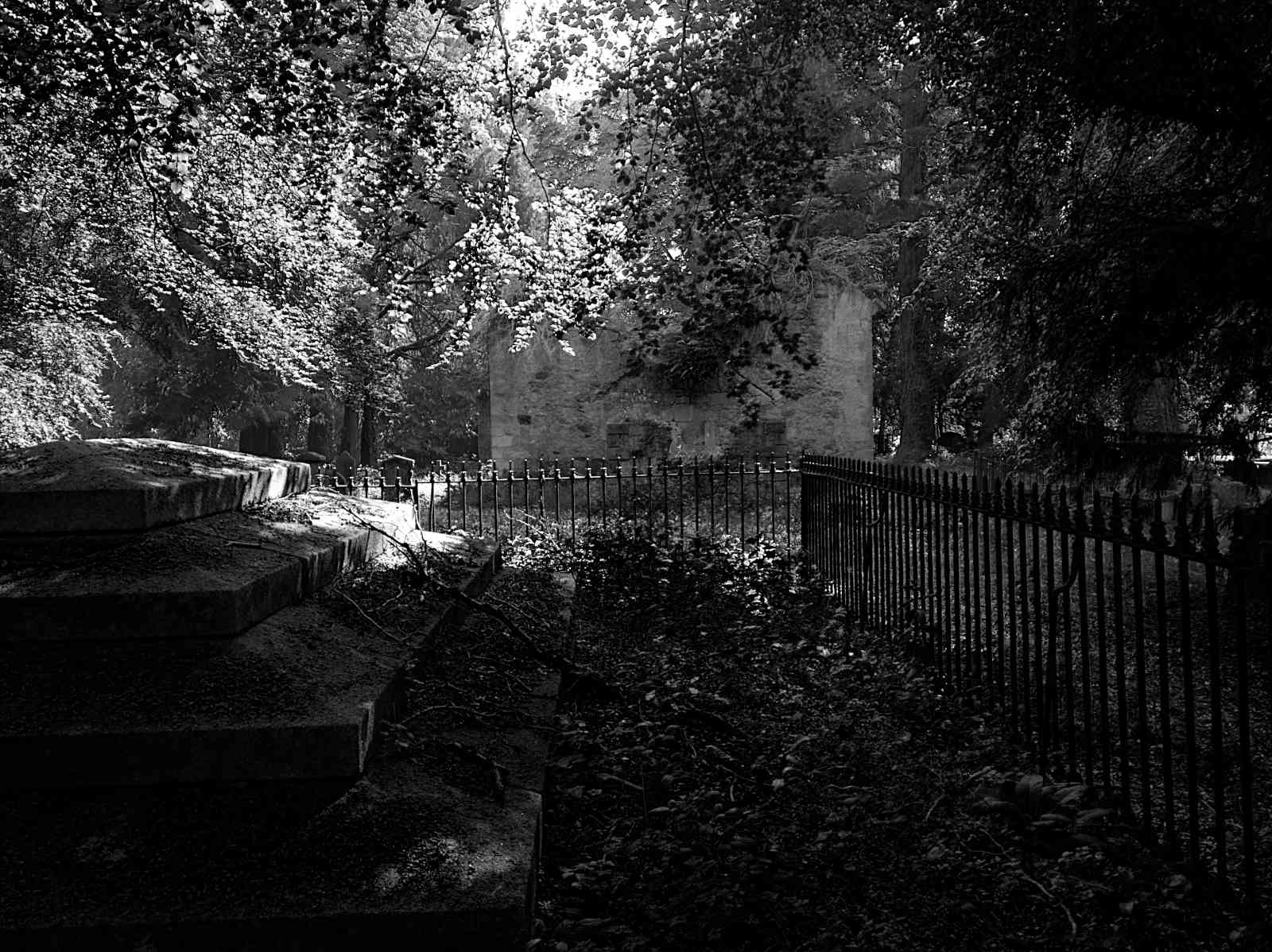Friedhof Powerscourt Gardens 01