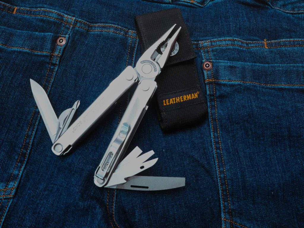 Leatherman Bond alle Werkzeuge