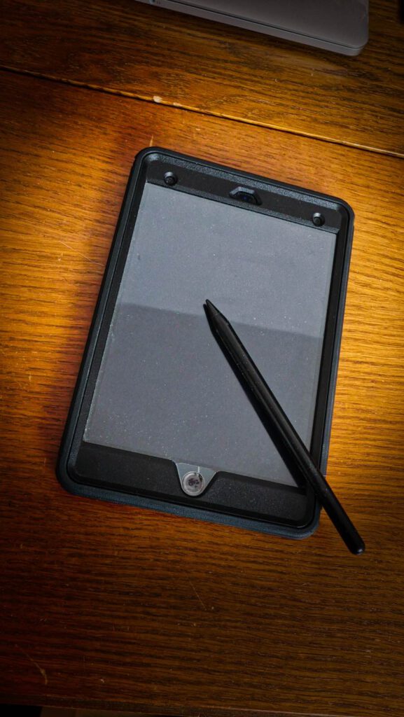 iPad mini 5 mit Stift in der Otterbox 