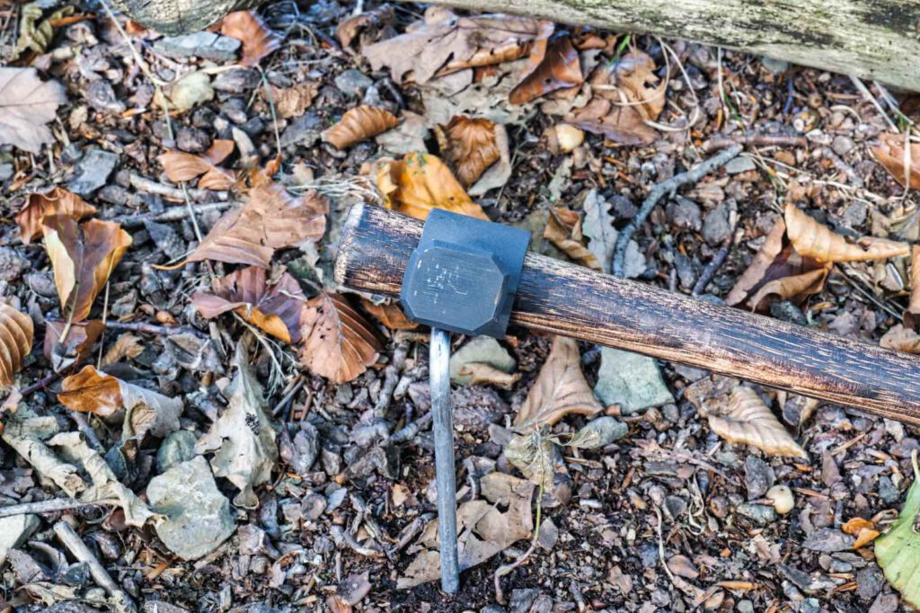 Hammerfläche eignet sich gut zum Einschlagen von Heringen